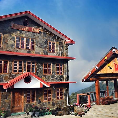 Dovipie Inn Kohima Екстериор снимка