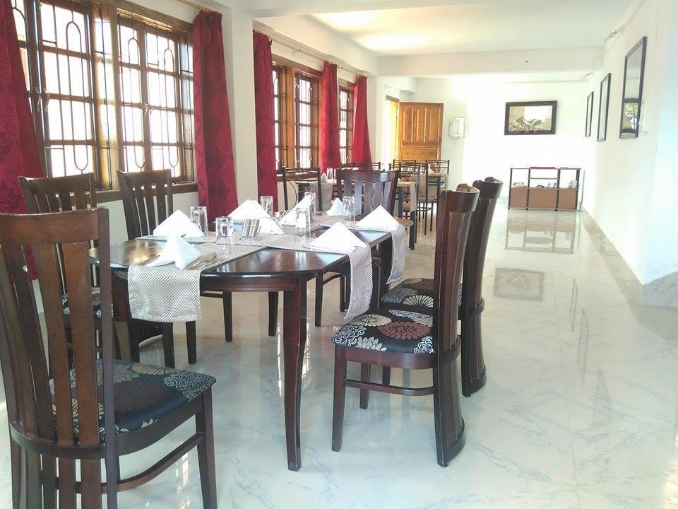 Dovipie Inn Kohima Екстериор снимка