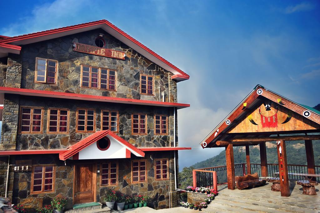 Dovipie Inn Kohima Екстериор снимка