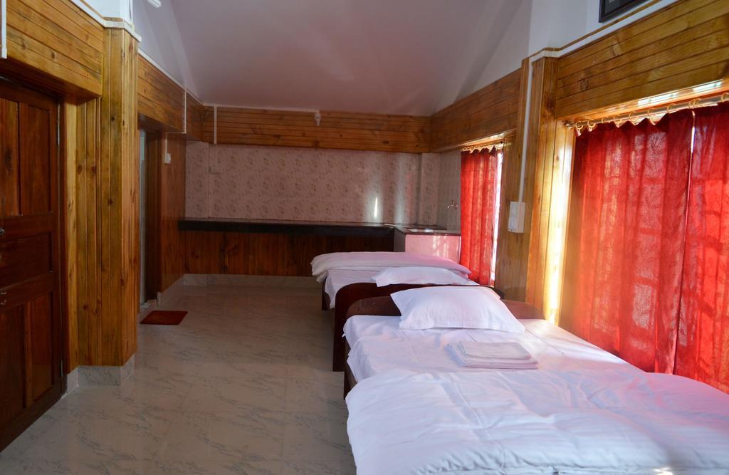 Dovipie Inn Kohima Екстериор снимка